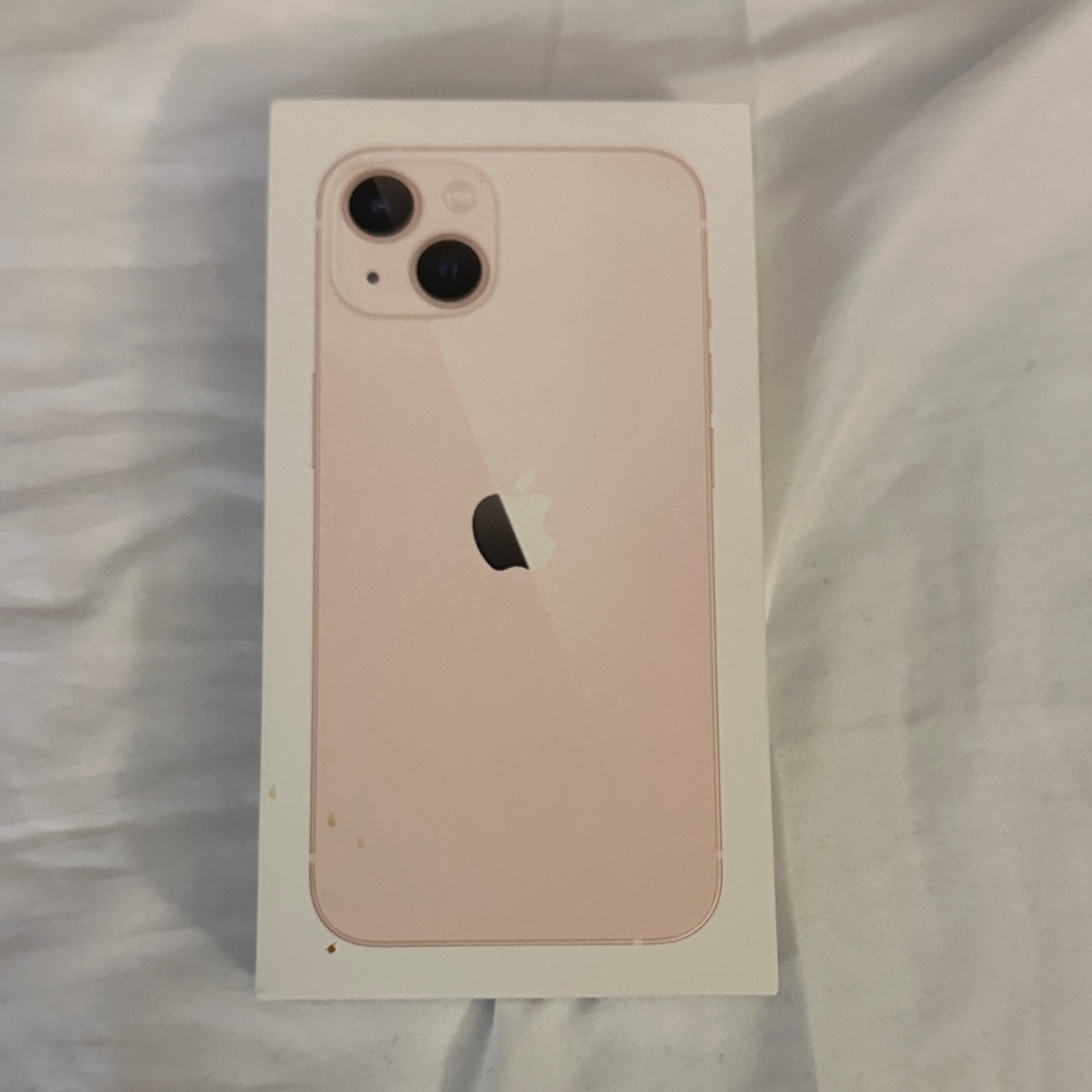 iPhone 13 box